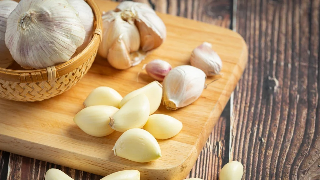 Garlic On Empty Stomach Benefits